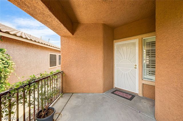 900 Royal Plum Lane, Las Vegas, NV 89144