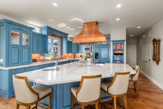 3209 NW Fairway Heights Drive, Bend, OR 97703