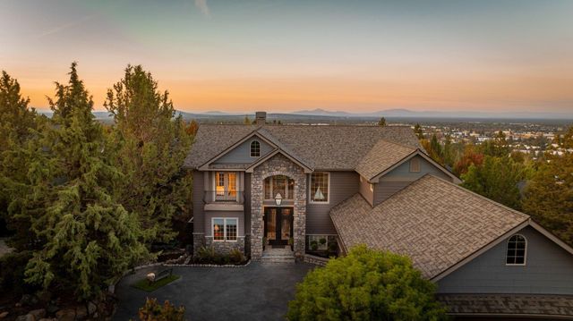 3209 NW Fairway Heights Drive, Bend, OR 97703