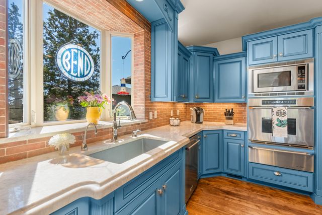 3209 NW Fairway Heights Drive, Bend, OR 97703