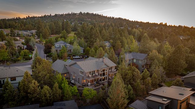3209 NW Fairway Heights Drive, Bend, OR 97703