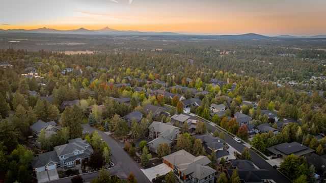 3209 NW Fairway Heights Drive, Bend, OR 97703