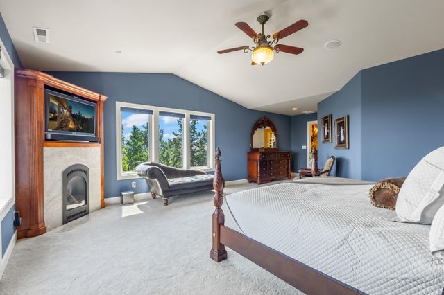 3209 NW Fairway Heights Drive, Bend, OR 97703