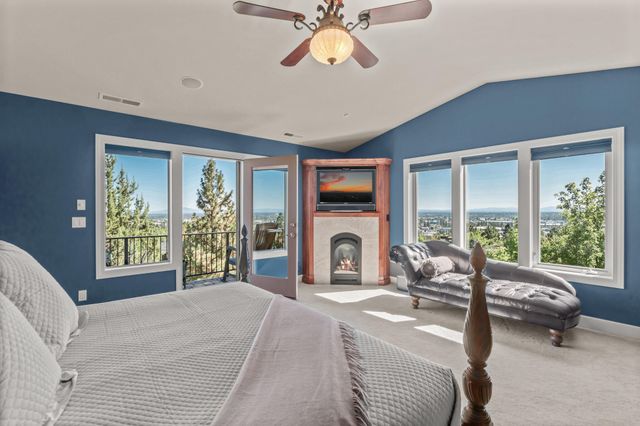 3209 NW Fairway Heights Drive, Bend, OR 97703