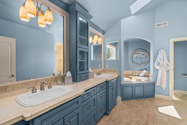 3209 NW Fairway Heights Drive, Bend, OR 97703