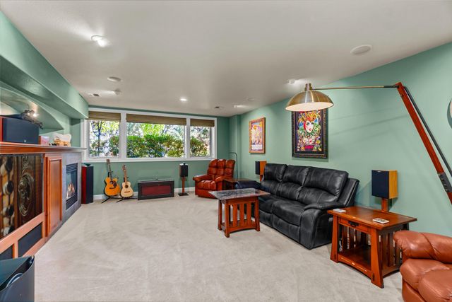 3209 NW Fairway Heights Drive, Bend, OR 97703