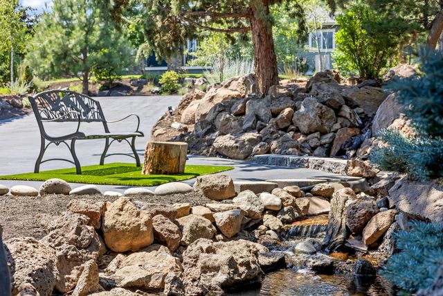 3209 NW Fairway Heights Drive, Bend, OR 97703