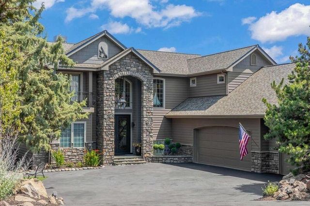 3209 NW Fairway Heights Drive, Bend, OR 97703