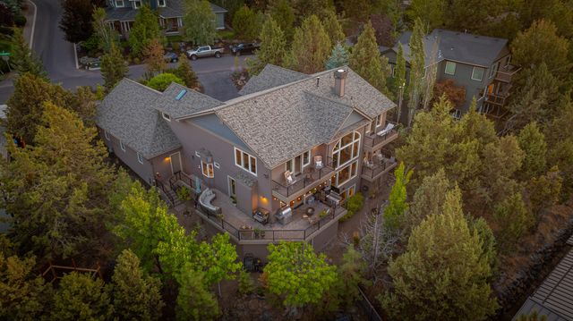 3209 NW Fairway Heights Drive, Bend, OR 97703