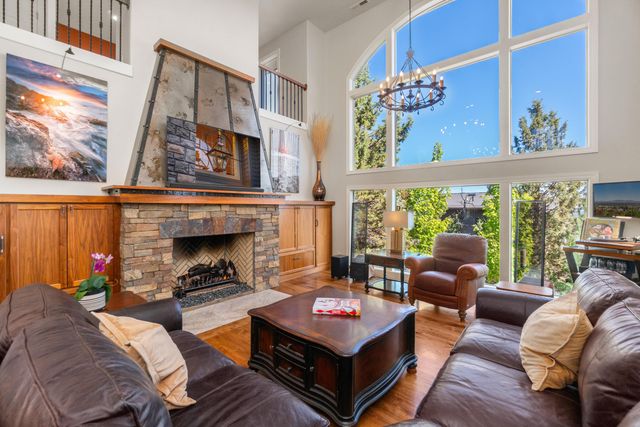 3209 NW Fairway Heights Drive, Bend, OR 97703