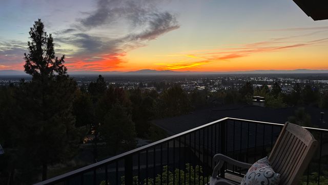 3209 NW Fairway Heights Drive, Bend, OR 97703