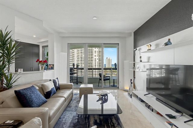 3600 Mystic Pointe Drive Ph16, Aventura, FL 33180
