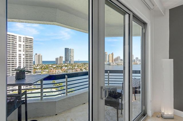 3600 Mystic Pointe Drive Ph16, Aventura, FL 33180