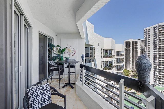 3600 Mystic Pointe Drive Ph16, Aventura, FL 33180