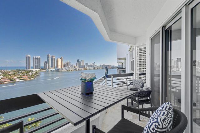 3600 Mystic Pointe Drive Ph16, Aventura, FL 33180