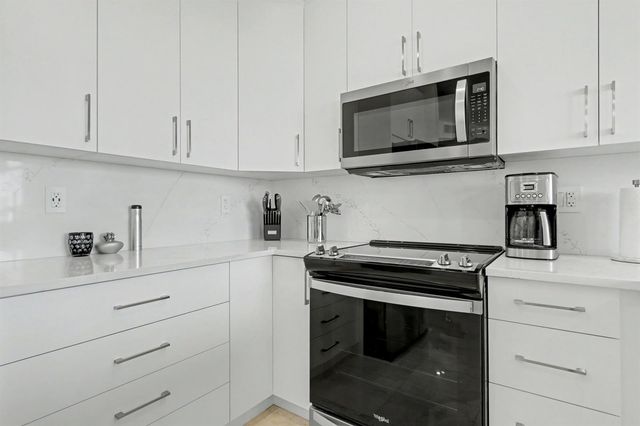 3600 Mystic Pointe Drive Ph16, Aventura, FL 33180