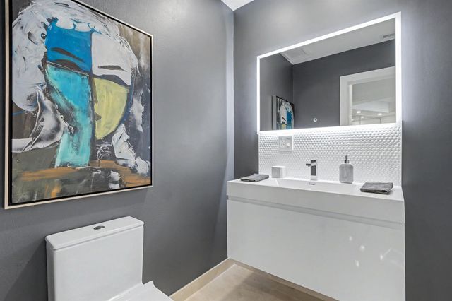 3600 Mystic Pointe Drive Ph16, Aventura, FL 33180