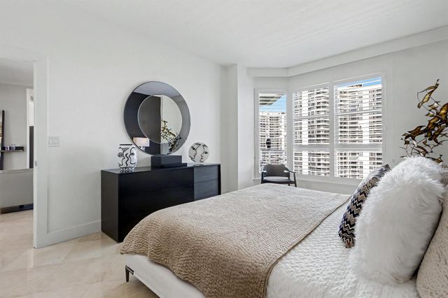 3600 Mystic Pointe Drive Ph16, Aventura, FL 33180