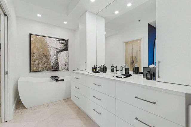 3600 Mystic Pointe Drive Ph16, Aventura, FL 33180