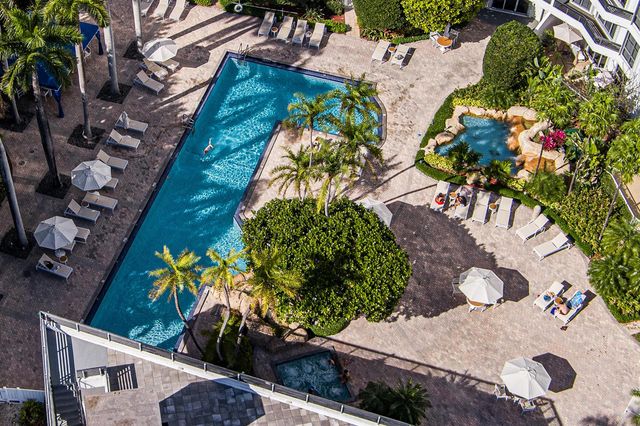 3600 Mystic Pointe Drive Ph16, Aventura, FL 33180