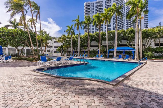 3600 Mystic Pointe Drive Ph16, Aventura, FL 33180