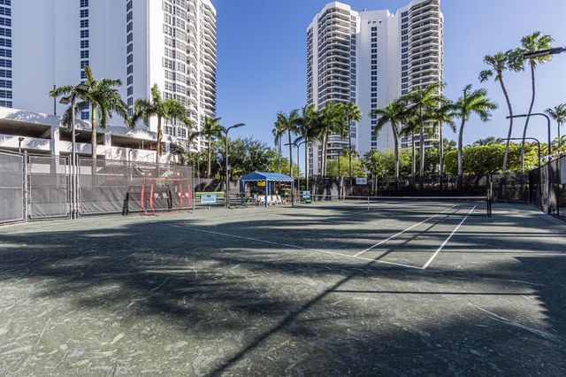 3600 Mystic Pointe Drive Ph16, Aventura, FL 33180