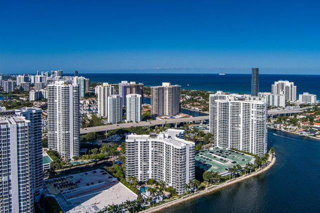 3600 Mystic Pointe Drive Ph16, Aventura, FL 33180