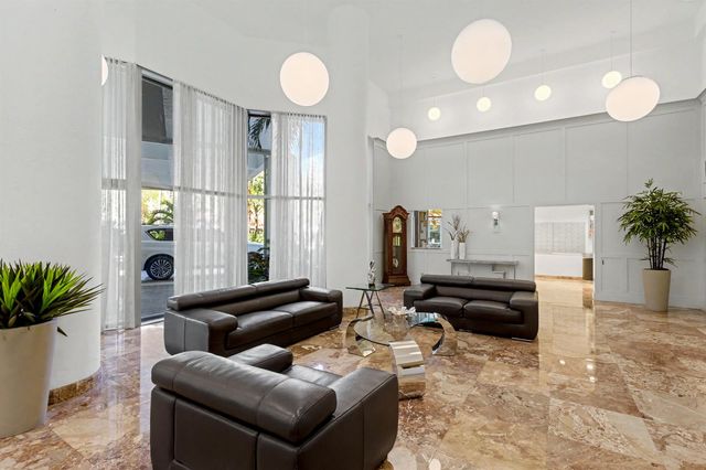 3600 Mystic Pointe Drive Ph16, Aventura, FL 33180
