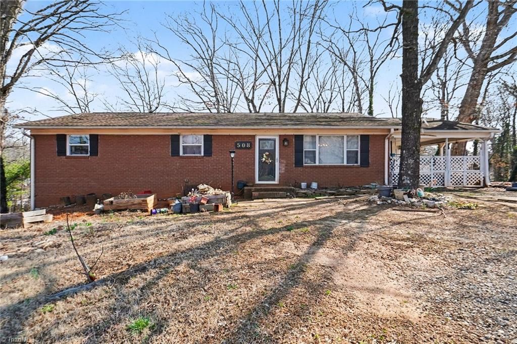 508 Pineywood Road, Thomasville, NC 27360