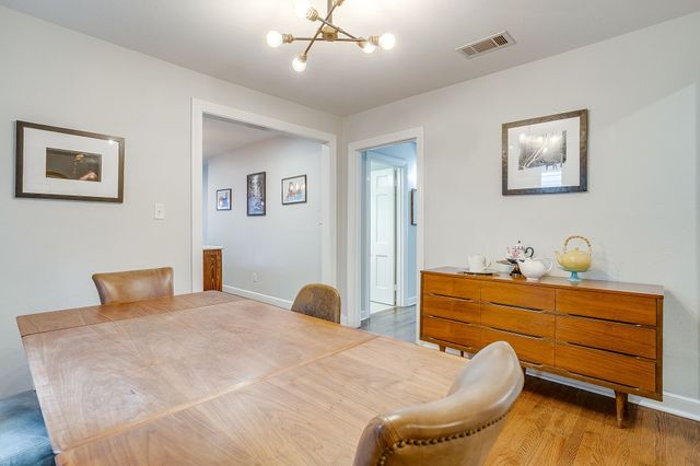 4516 Calmont Avenue, Fort Worth, TX 76107