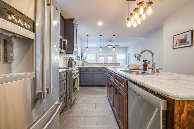 4516 Calmont Avenue, Fort Worth, TX 76107