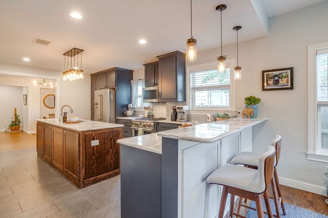 4516 Calmont Avenue, Fort Worth, TX 76107