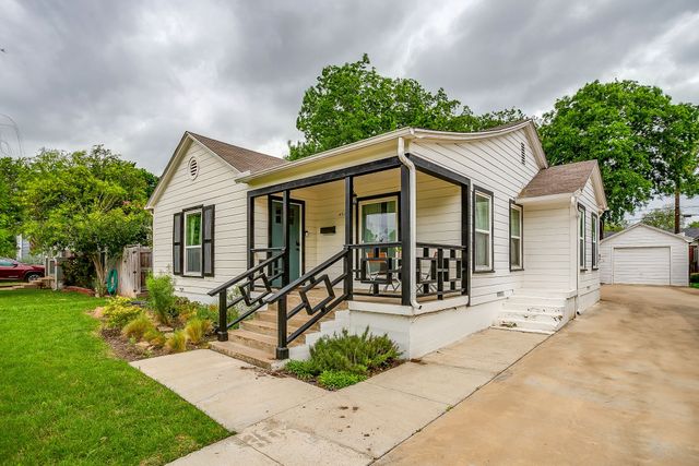 4516 Calmont Avenue, Fort Worth, TX 76107