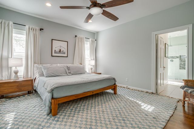 4516 Calmont Avenue, Fort Worth, TX 76107