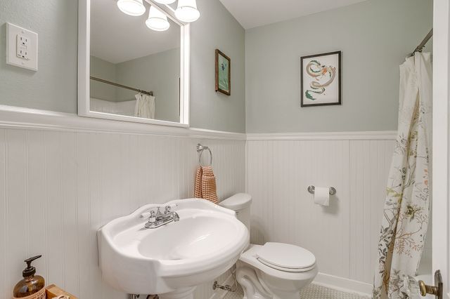 4516 Calmont Avenue, Fort Worth, TX 76107