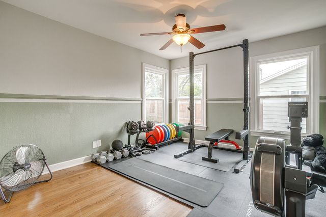 4516 Calmont Avenue, Fort Worth, TX 76107