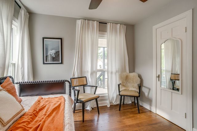 4516 Calmont Avenue, Fort Worth, TX 76107