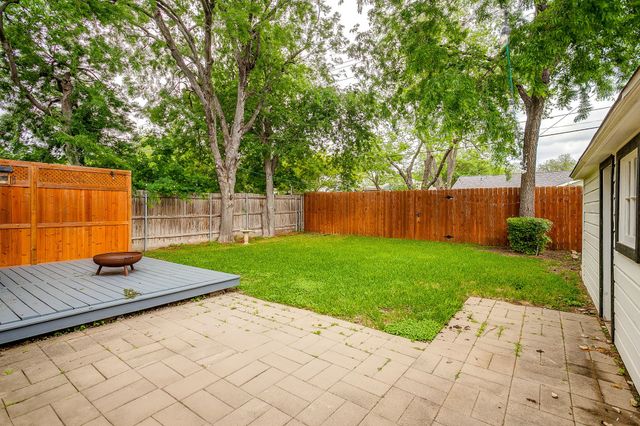 4516 Calmont Avenue, Fort Worth, TX 76107