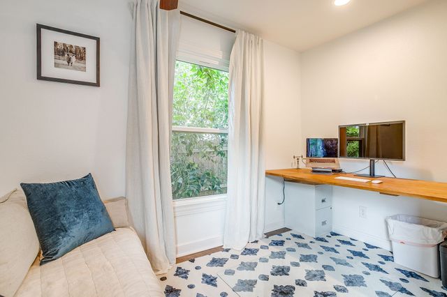 4516 Calmont Avenue, Fort Worth, TX 76107