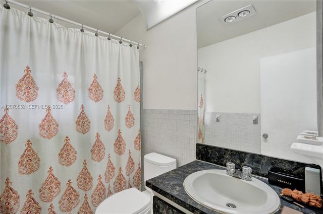 5706-5708 Lincoln Street 1-2, Hollywood, FL 33021