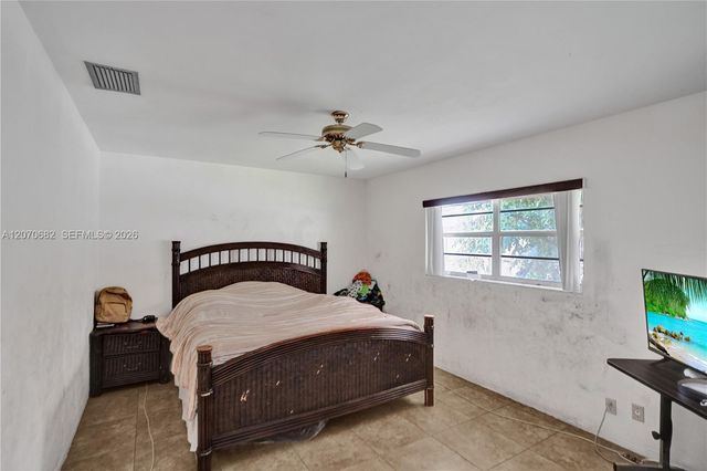5706-5708 Lincoln Street 1-2, Hollywood, FL 33021