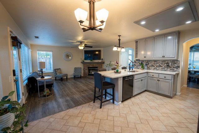 2187 Fountain Square Ave, Manteca, CA 95337