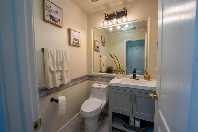 2187 Fountain Square Ave, Manteca, CA 95337