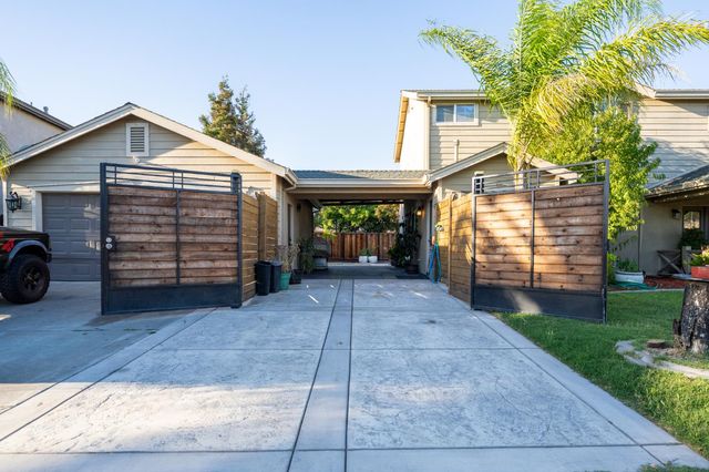 2187 Fountain Square Ave, Manteca, CA 95337