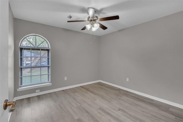 305 Tiegs Street, League City, TX 77573