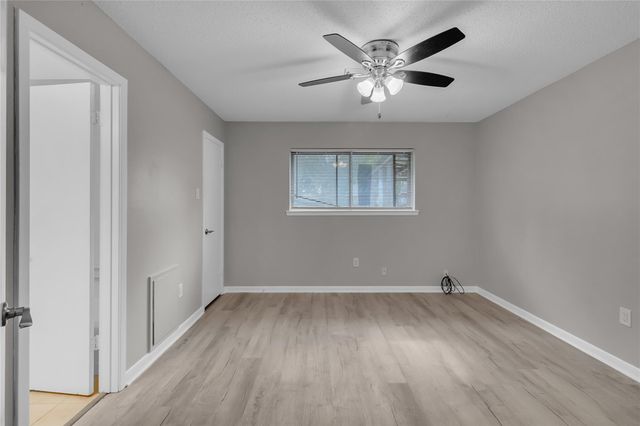 305 Tiegs Street, League City, TX 77573