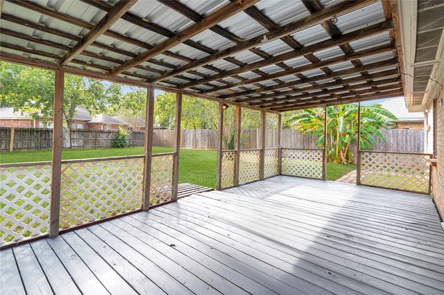 305 Tiegs Street, League City, TX 77573