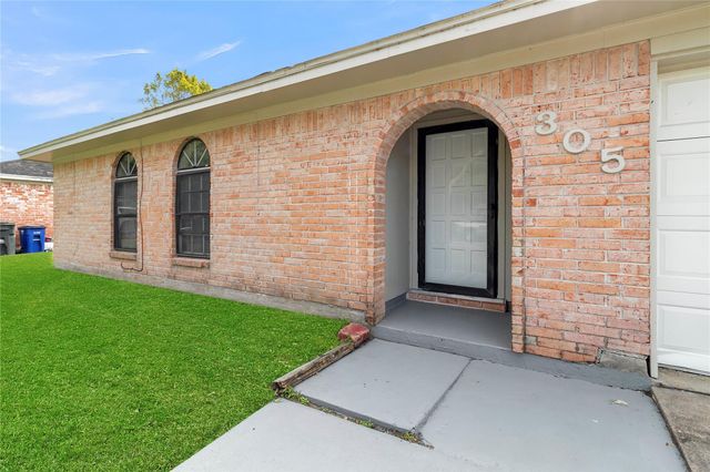 305 Tiegs Street, League City, TX 77573