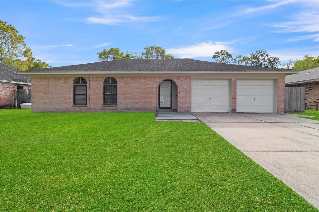 305 Tiegs Street, League City, TX 77573