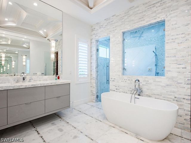 3801 CRAYTON RD, Naples, FL 34103